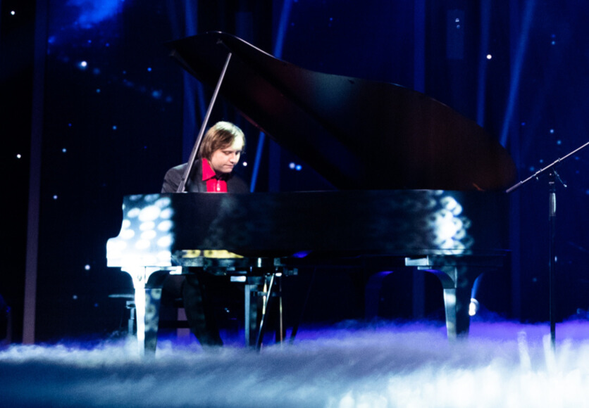 Marx pianist - unikatna klavirska izvedba z digitalnimi bobni